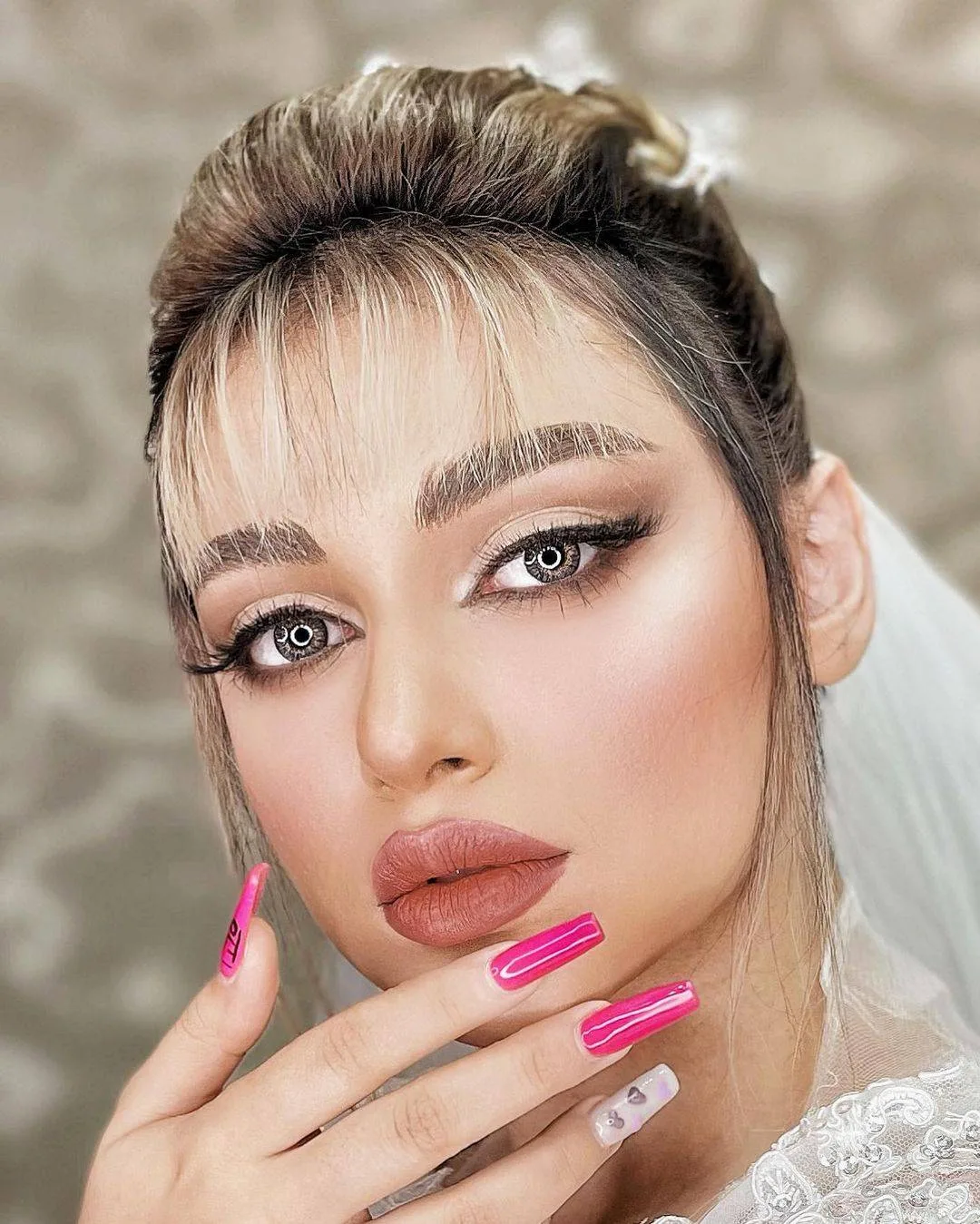 نمونه کارهای سالن زیبایی آوای ماهور
