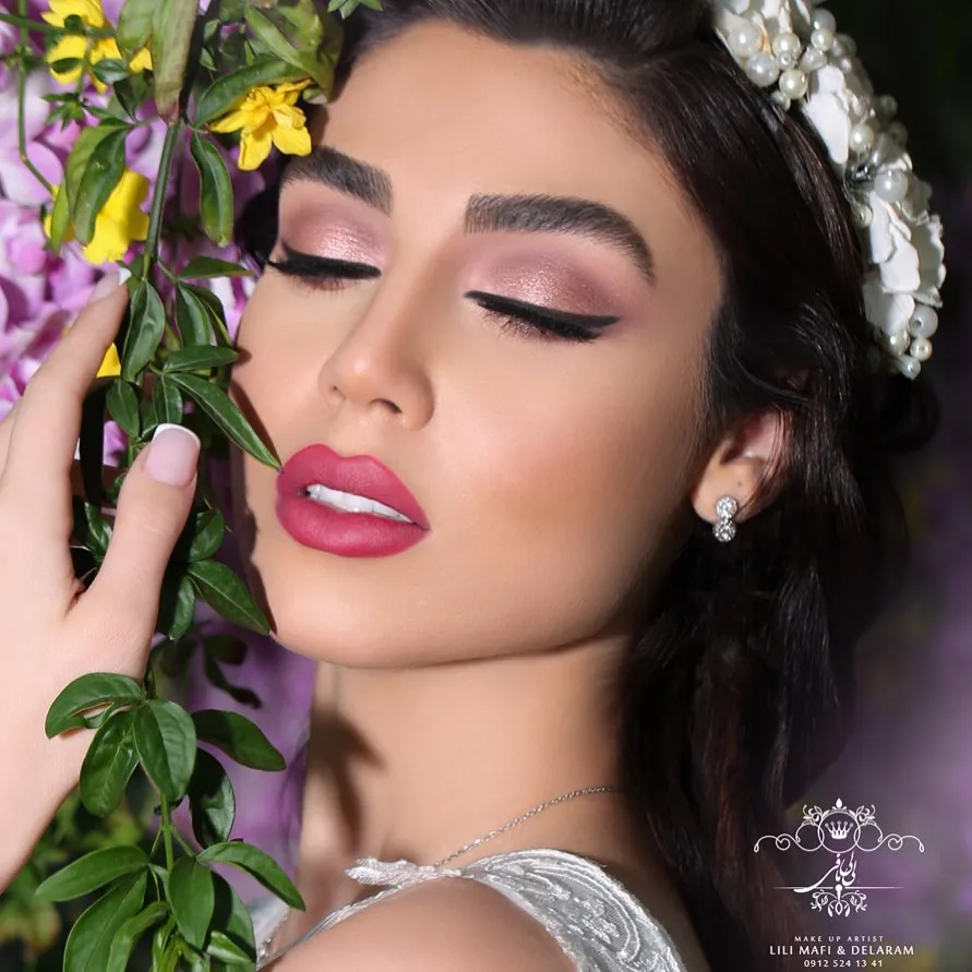 نمونه کارهای سالن زیبایی لى لى مافى