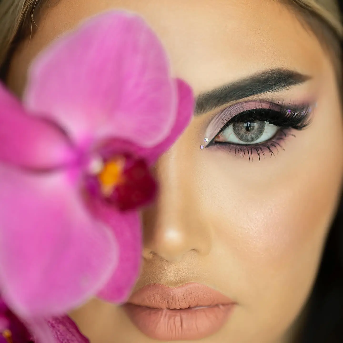 نمونه کارهای سالن زیبایی آنی