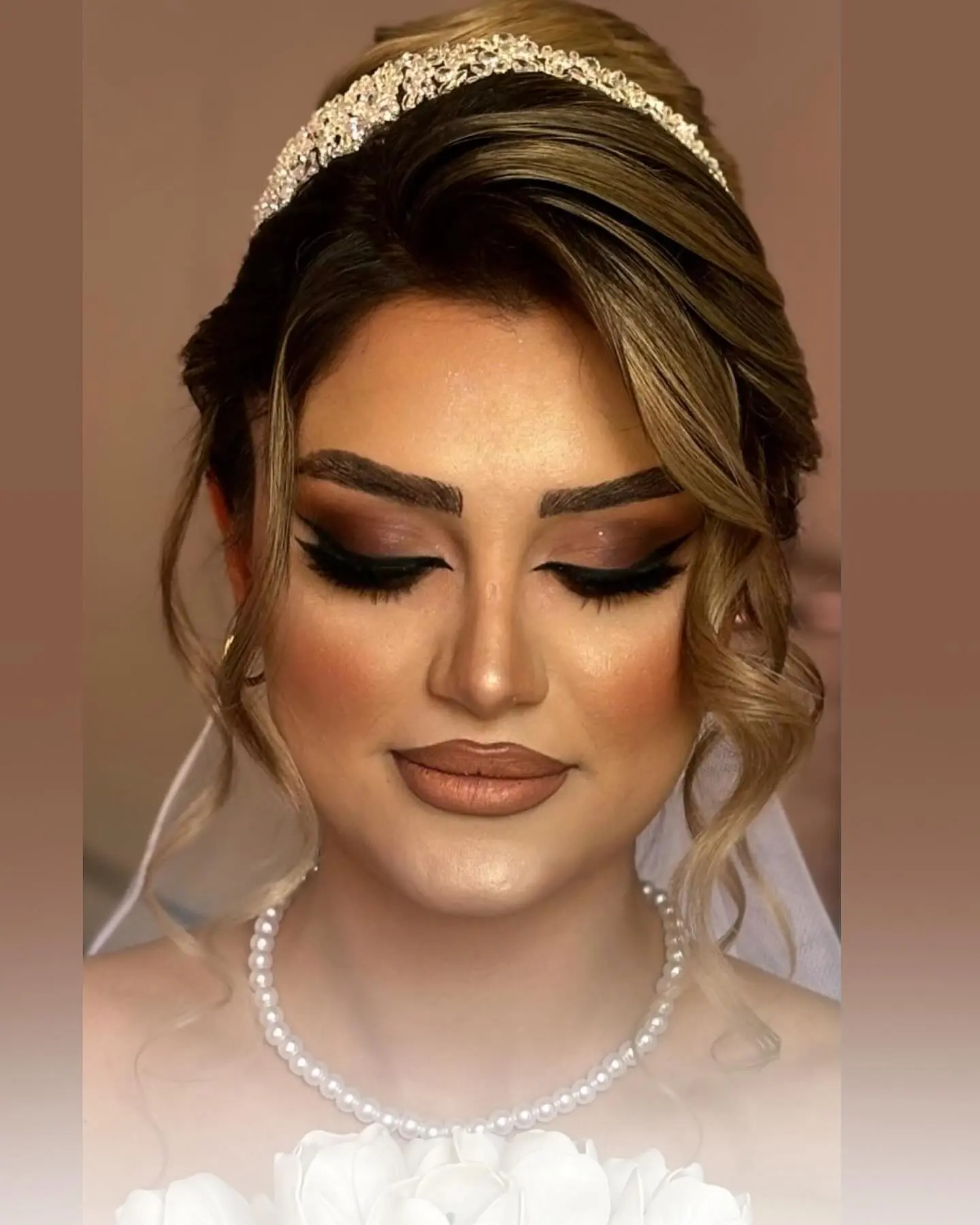 نمونه کارهای سالن زیبایی آیتک