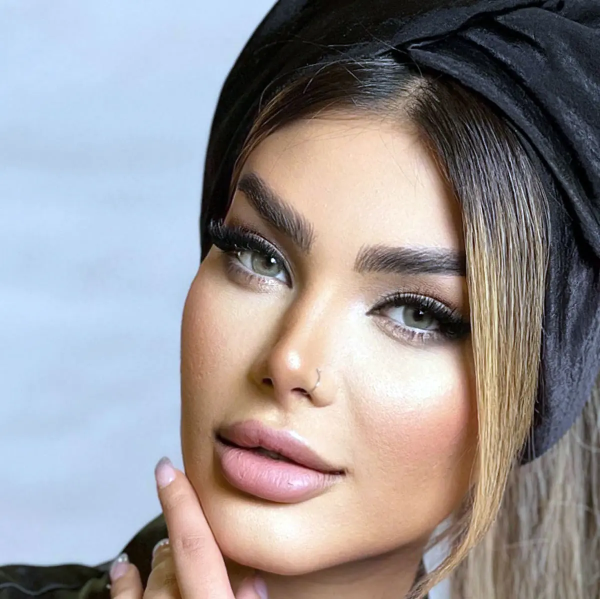گالری سالن زیبایی لی لی رضایی