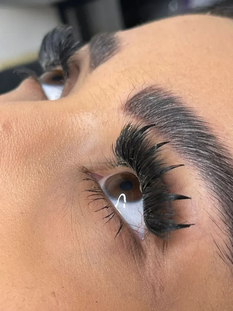گالری مرکز ناخن و مژه نارسیس