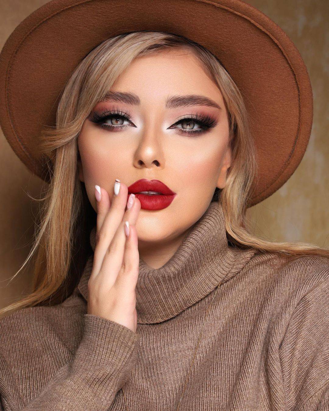 گالری سالن زیبایی ساناز سعادتی